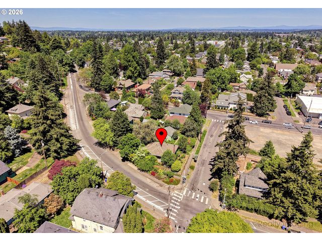 7523 Se WASHINGTON St, Portland, OR 97215