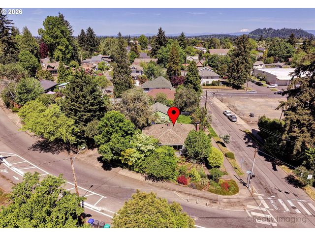7523 Se WASHINGTON St, Portland, OR 97215
