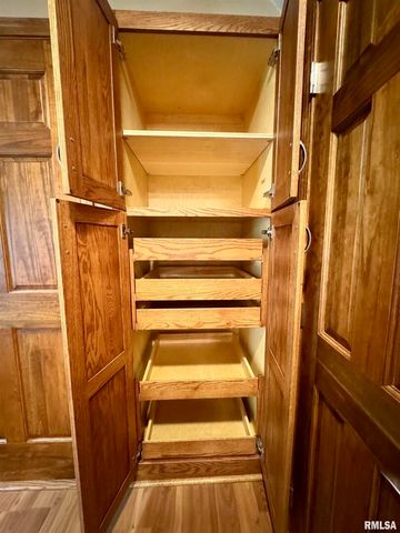 602 S 4TH Street, Dahlgren, IL 62828