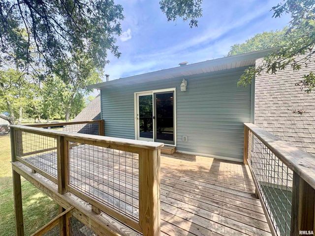 602 S 4TH Street, Dahlgren, IL 62828