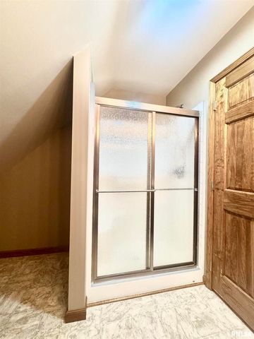 602 S 4TH Street, Dahlgren, IL 62828