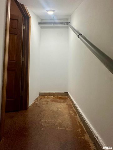 602 S 4TH Street, Dahlgren, IL 62828