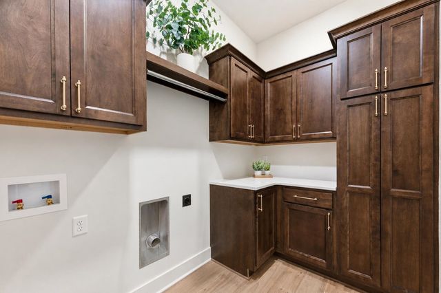 3 E Via Roma St, Wichita, KS 67230