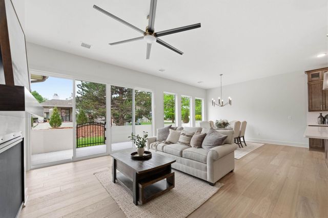 3 E Via Roma St, Wichita, KS 67230