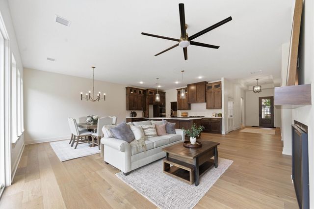3 E Via Roma St, Wichita, KS 67230