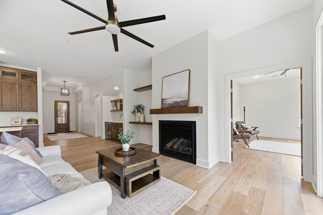 3 E Via Roma St, Wichita, KS 67230