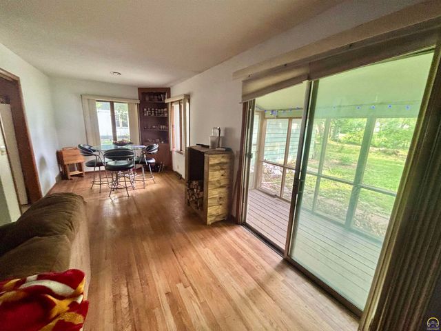 1614 W 12th Ave, Emporia, KS 66801