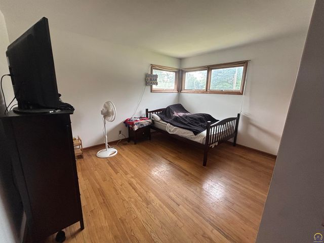 1614 W 12th Ave, Emporia, KS 66801