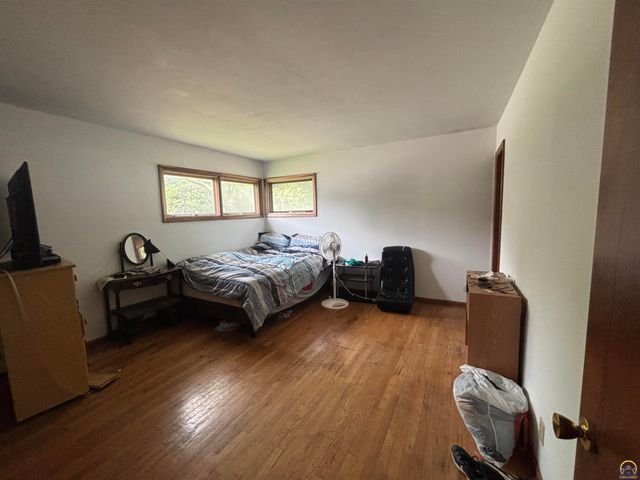 1614 W 12th Ave, Emporia, KS 66801