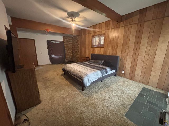 1614 W 12th Ave, Emporia, KS 66801