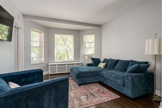 917 Wenonah Avenue 2, Oak Park, IL 60304