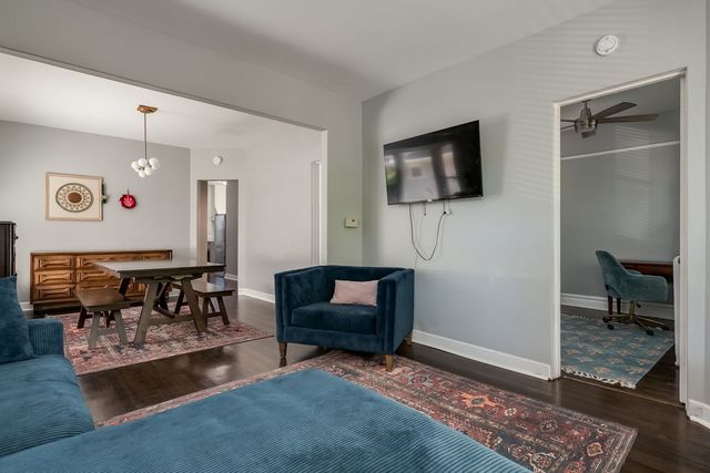 917 Wenonah Avenue 2, Oak Park, IL 60304