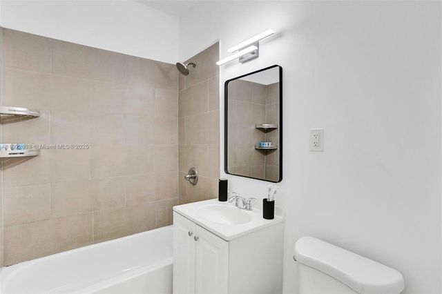 1656 Polk St 3, Hollywood, FL 33020