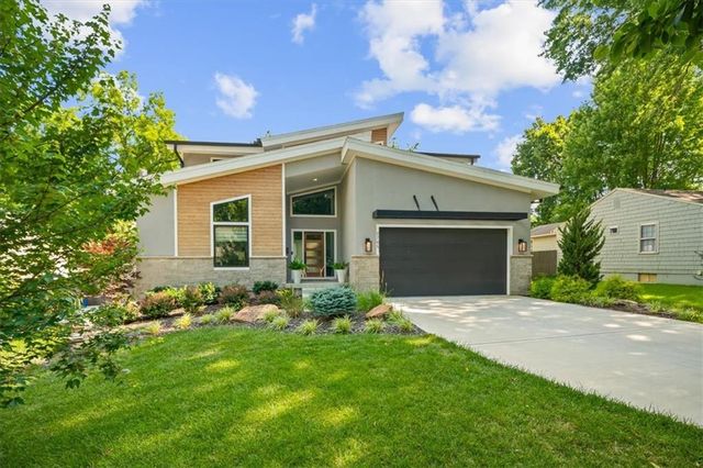 2705 W 74th Street, Prairie Village, KS 66208