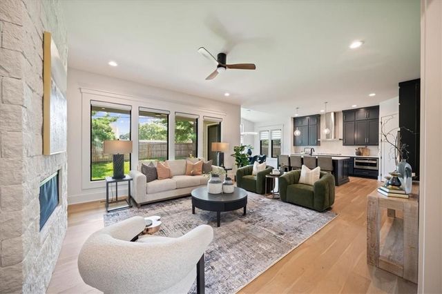 2705 W 74th Street, Prairie Village, KS 66208