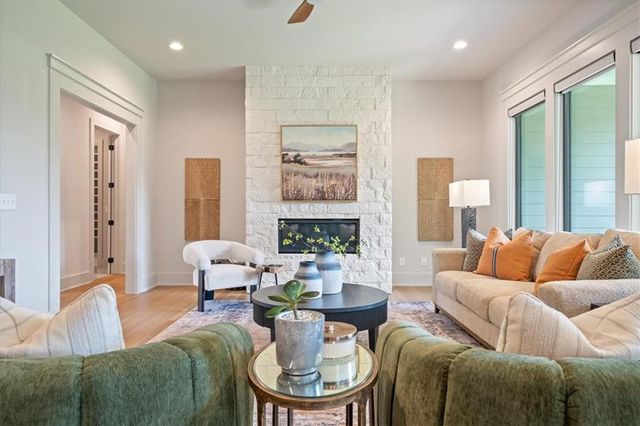 2705 W 74th Street, Prairie Village, KS 66208
