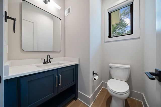 2705 W 74th Street, Prairie Village, KS 66208