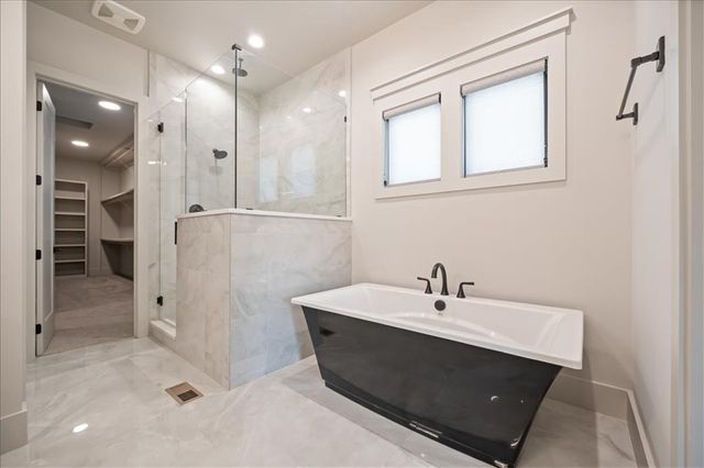 2705 W 74th Street, Prairie Village, KS 66208