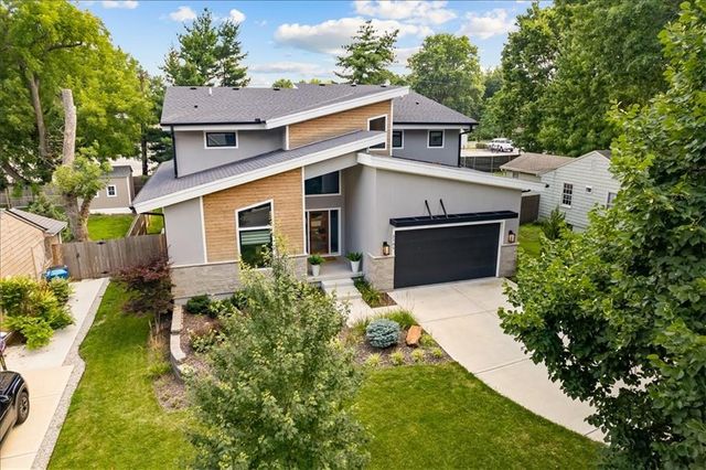 2705 W 74th Street, Prairie Village, KS 66208