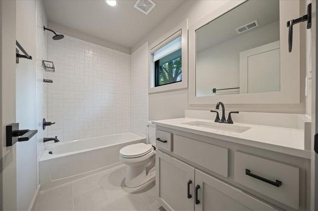 2705 W 74th Street, Prairie Village, KS 66208