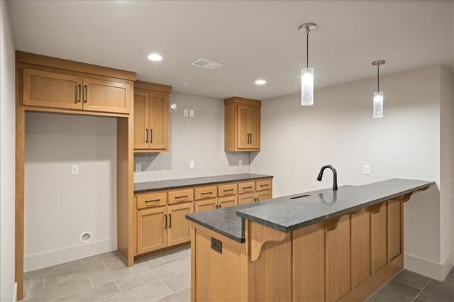2705 W 74th Street, Prairie Village, KS 66208
