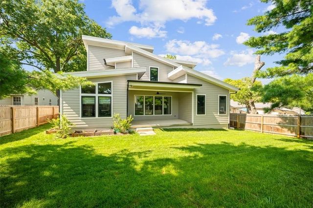 2705 W 74th Street, Prairie Village, KS 66208
