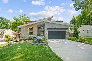 2705 W 74th Street, Prairie Village, KS 66208