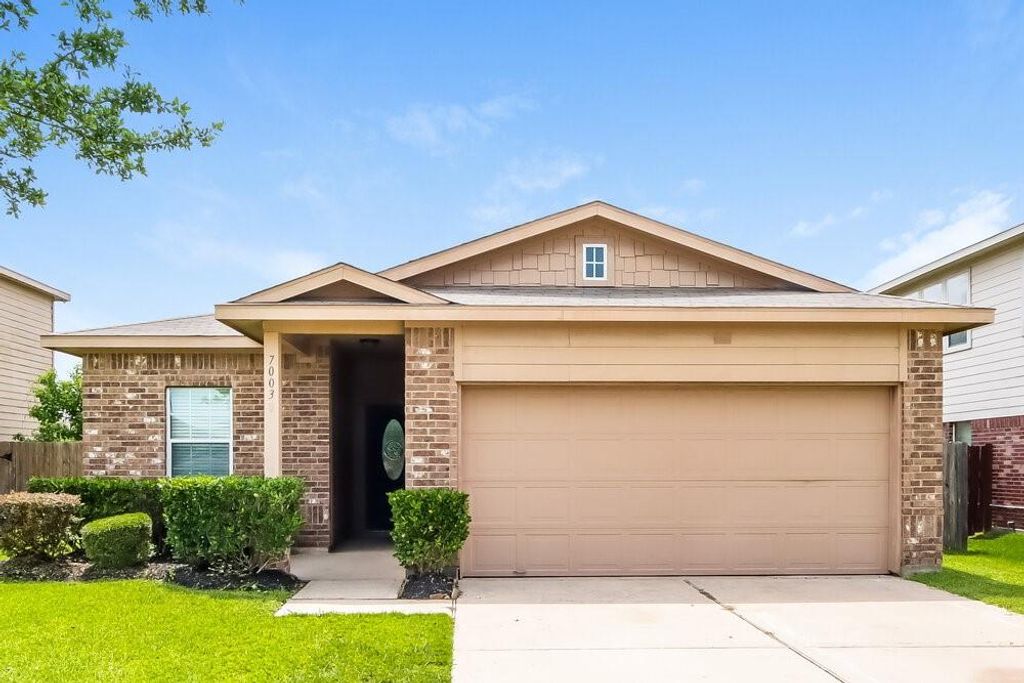 7003 Orchid Street, Baytown, TX 77521