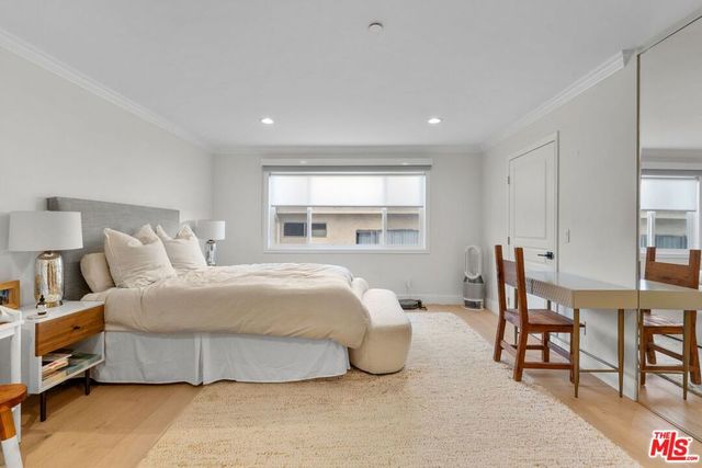 11842 Darlington Avenue 201, Los Angeles, CA 90049