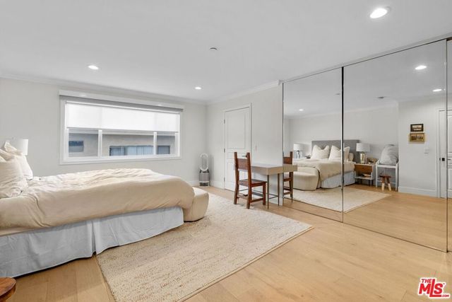 11842 Darlington Avenue 201, Los Angeles, CA 90049