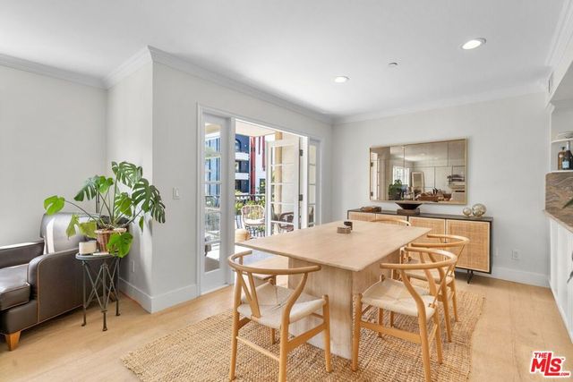 11842 Darlington Avenue 201, Los Angeles, CA 90049
