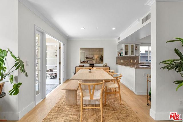 11842 Darlington Avenue 201, Los Angeles, CA 90049