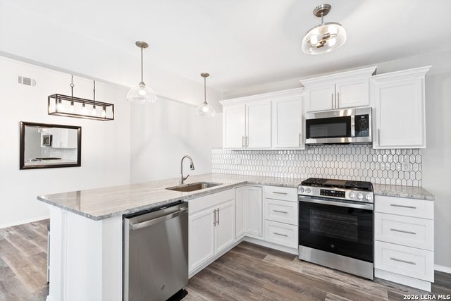 5582 Kissing Oak St., San Antonio, TX 78247