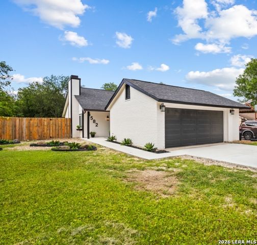 5582 Kissing Oak St., San Antonio, TX 78247