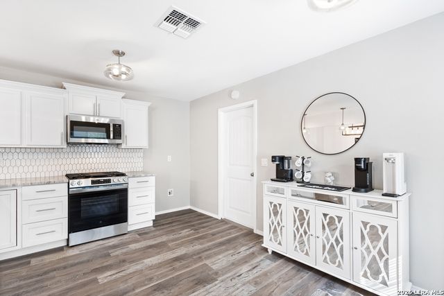 5582 Kissing Oak St., San Antonio, TX 78247