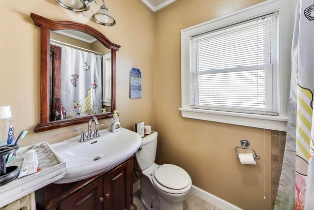 1008 Lathrop Avenue, Forest Park, IL 60130