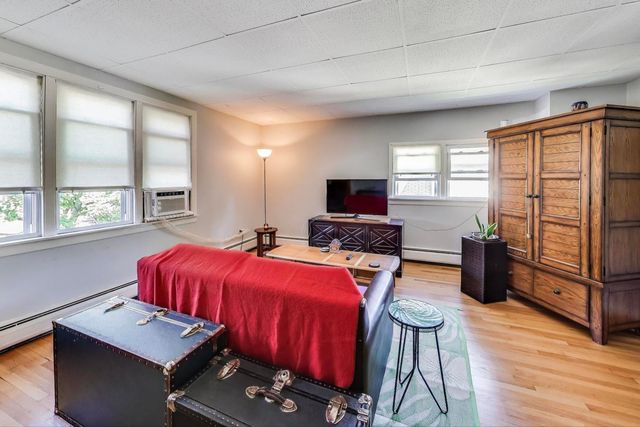 1008 Lathrop Avenue, Forest Park, IL 60130