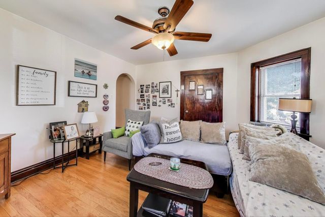 1008 Lathrop Avenue, Forest Park, IL 60130