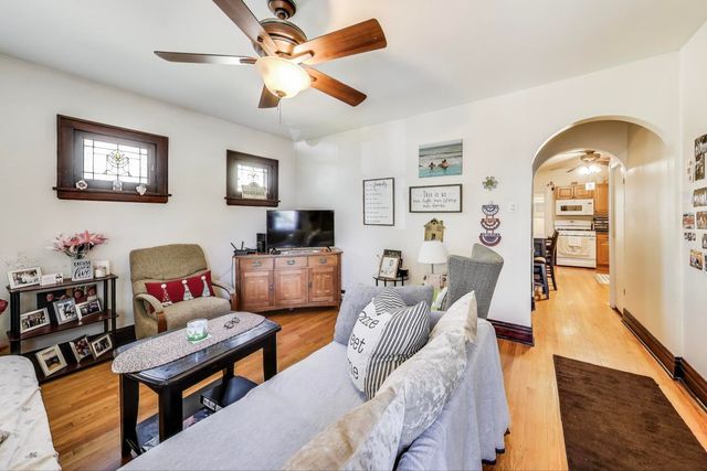 1008 Lathrop Avenue, Forest Park, IL 60130