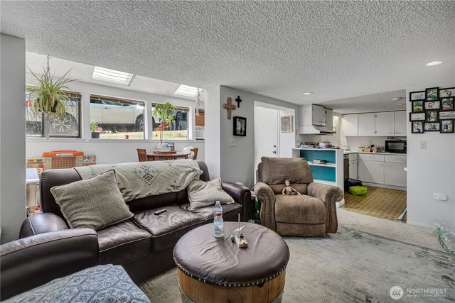 9106 Peacock Hill Avenue, Gig Harbor, WA 98332