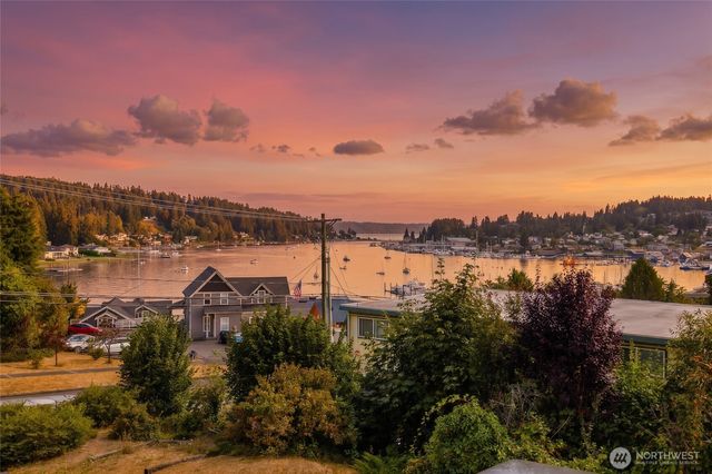 9106 Peacock Hill Avenue, Gig Harbor, WA 98332