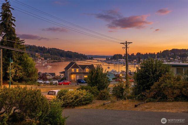 9106 Peacock Hill Avenue, Gig Harbor, WA 98332