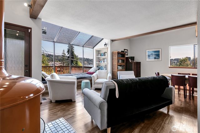 9106 Peacock Hill Avenue, Gig Harbor, WA 98332