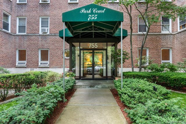 755 Bronx River Rd 4B, Bronxville, NY 10708