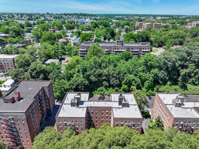755 Bronx River Rd 4B, Bronxville, NY 10708