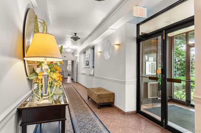 755 Bronx River Rd 4B, Bronxville, NY 10708
