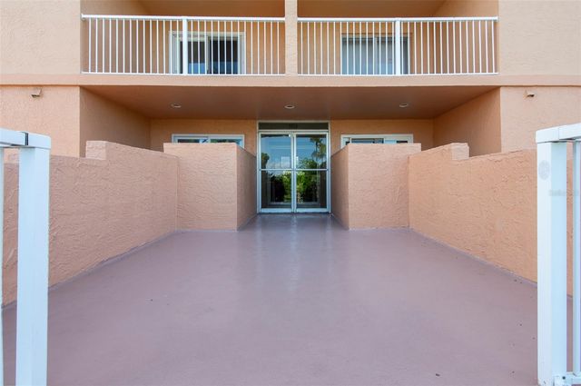 7430 SUNSHINE SKYWAY LANE S 405, St Petersburg, FL 33711