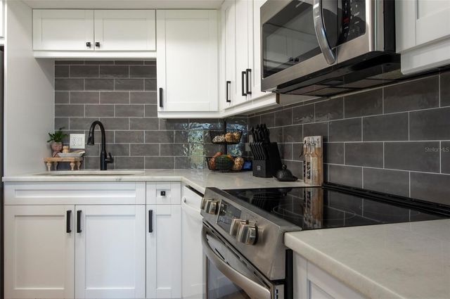 7430 SUNSHINE SKYWAY LANE S 405, St Petersburg, FL 33711