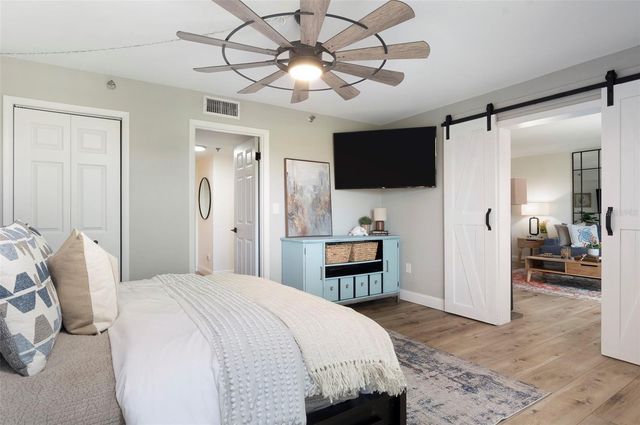 7430 SUNSHINE SKYWAY LANE S 405, St Petersburg, FL 33711