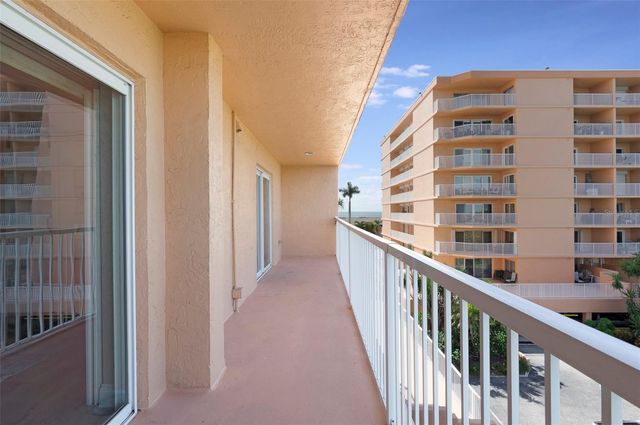 7430 SUNSHINE SKYWAY LANE S 405, St Petersburg, FL 33711